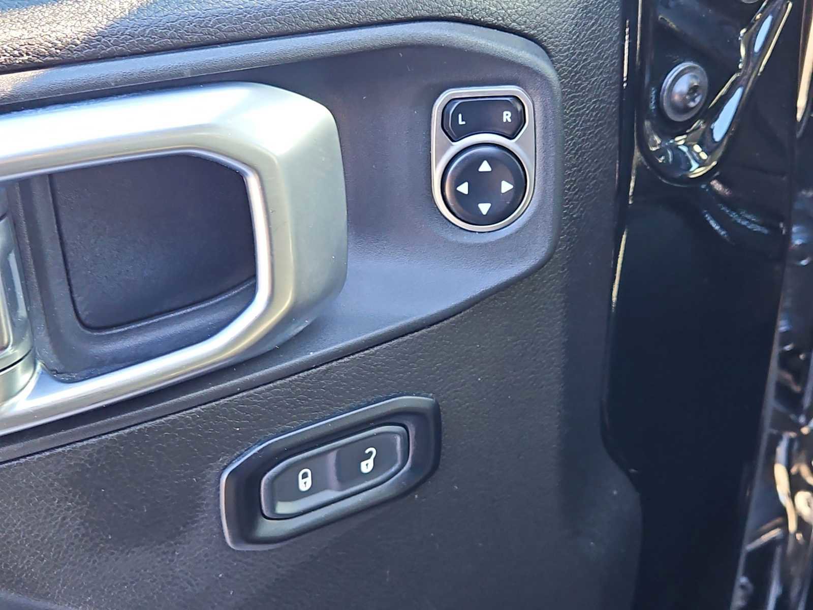 Used 2024 Jeep Gladiator Sport image 25