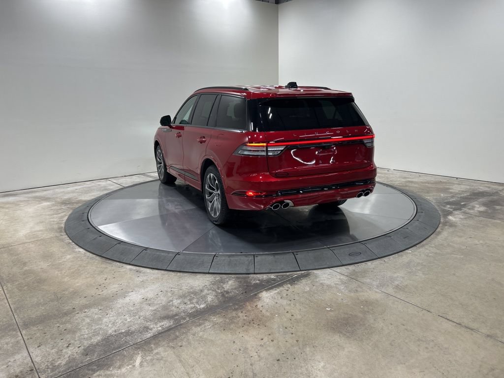 New 2026 Lincoln Aviator AWD w/ Jet Appearance Package image 8