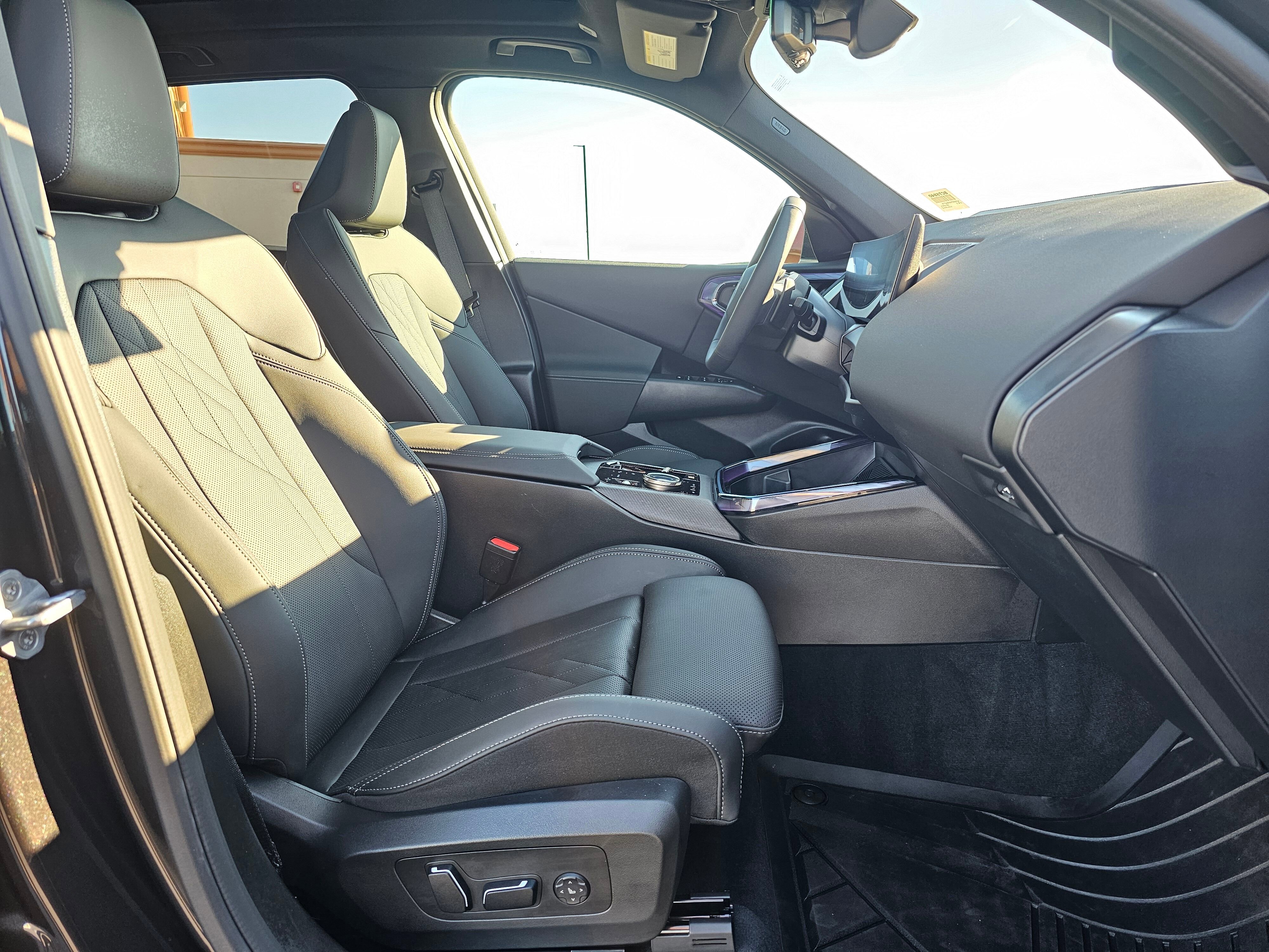 Used 2025 BMW X3 xDrive30i w/ Convenience Package image 15