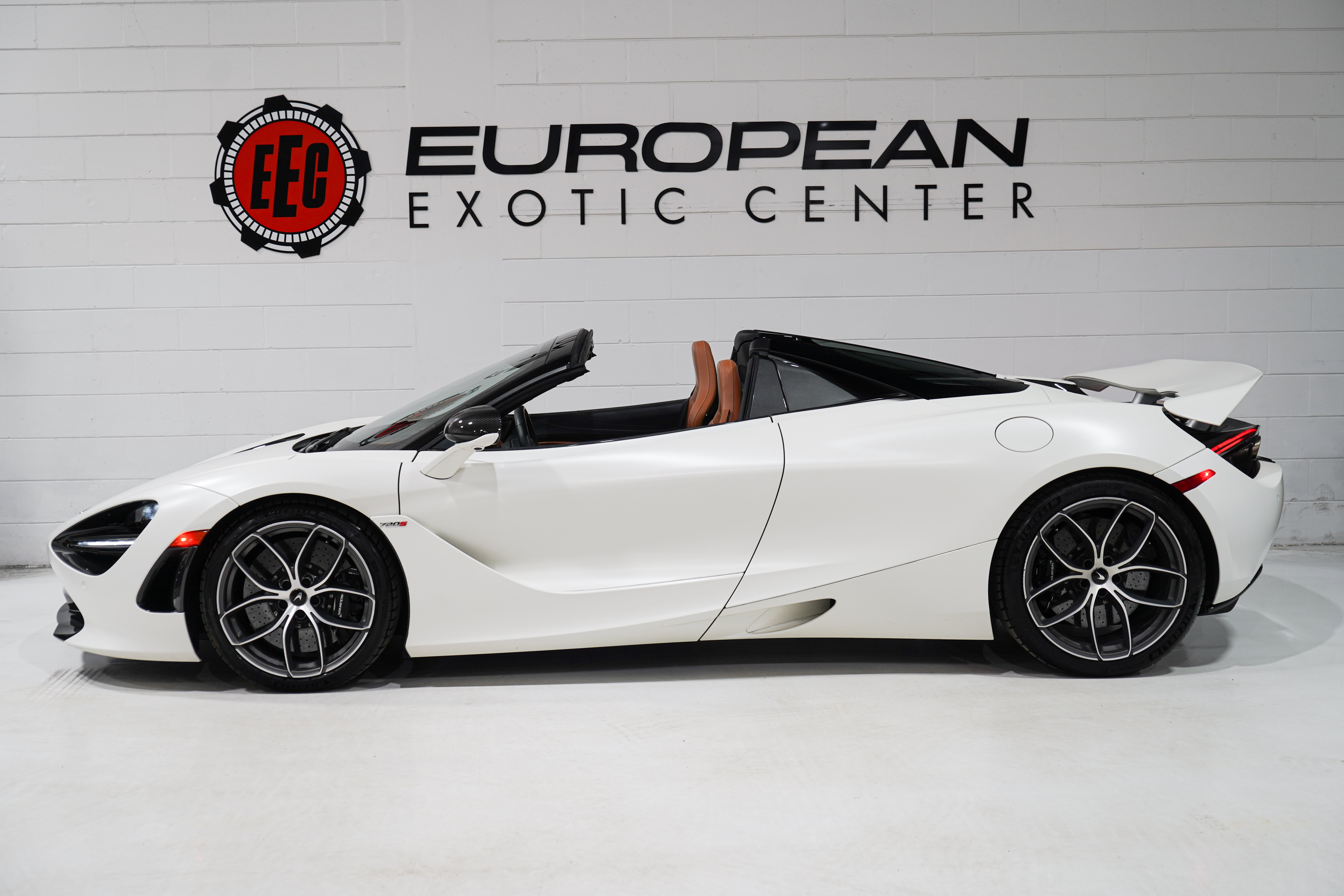 Used 2020 McLaren 720S Spider RWD image 24
