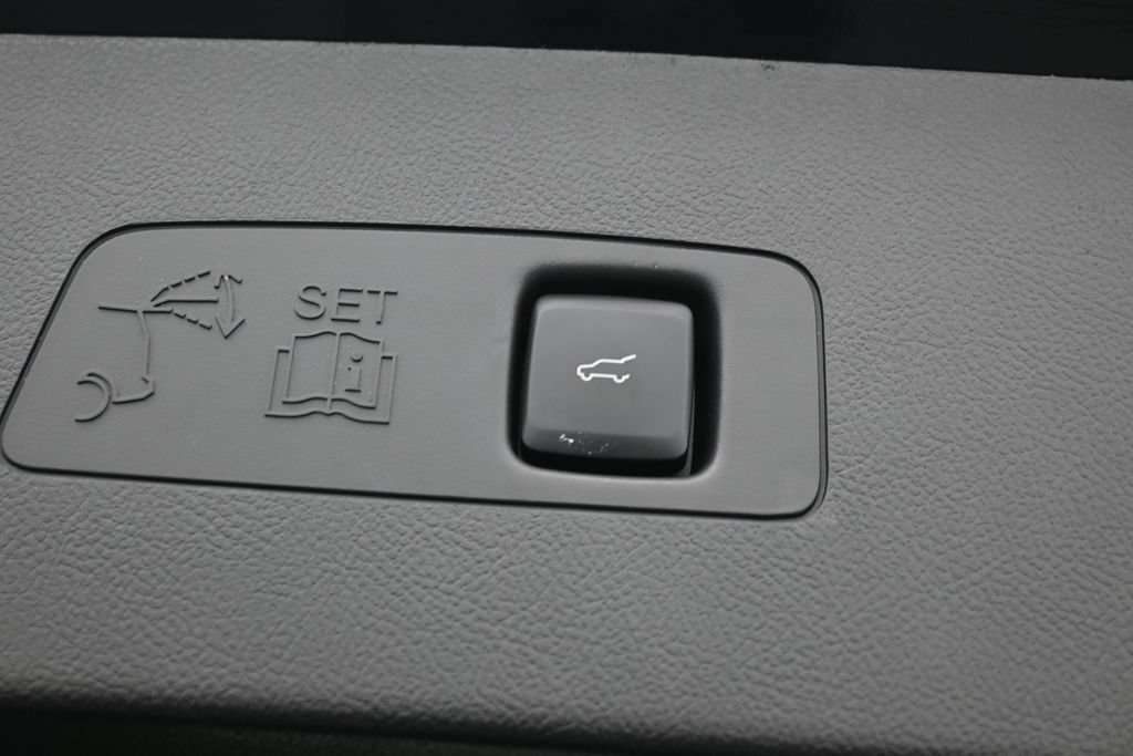 Used 2024 Lincoln Corsair Grand Touring AWD/4WD image 37