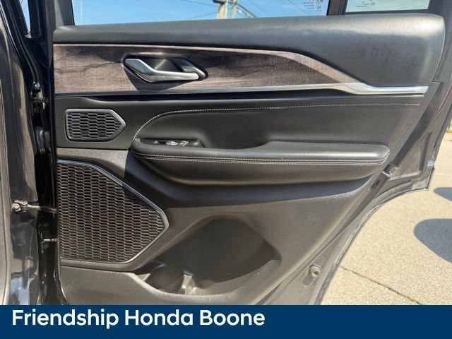 Used 2023 Jeep Grand Cherokee Overland AWD/4WD image 53