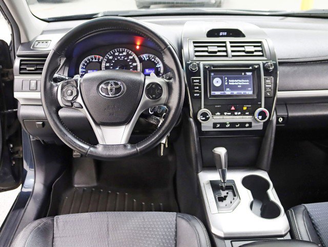 Used 2014 Toyota Camry SE image 14