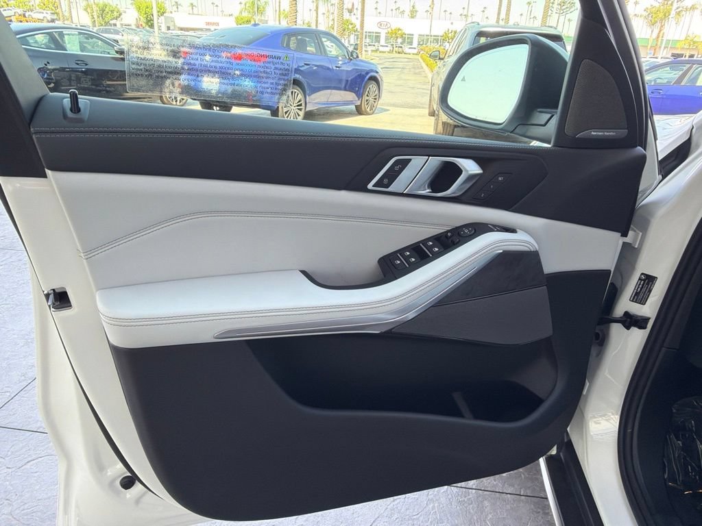 New 2026 BMW X5 sDrive40i w/ Premium Package RWD image 9