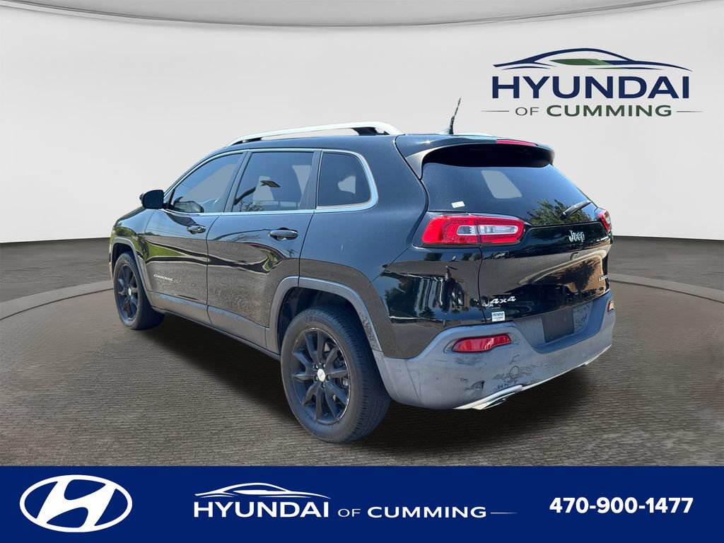 Used 2017 Jeep Cherokee Limited w/ Luxury Group AWD/4WD image 6