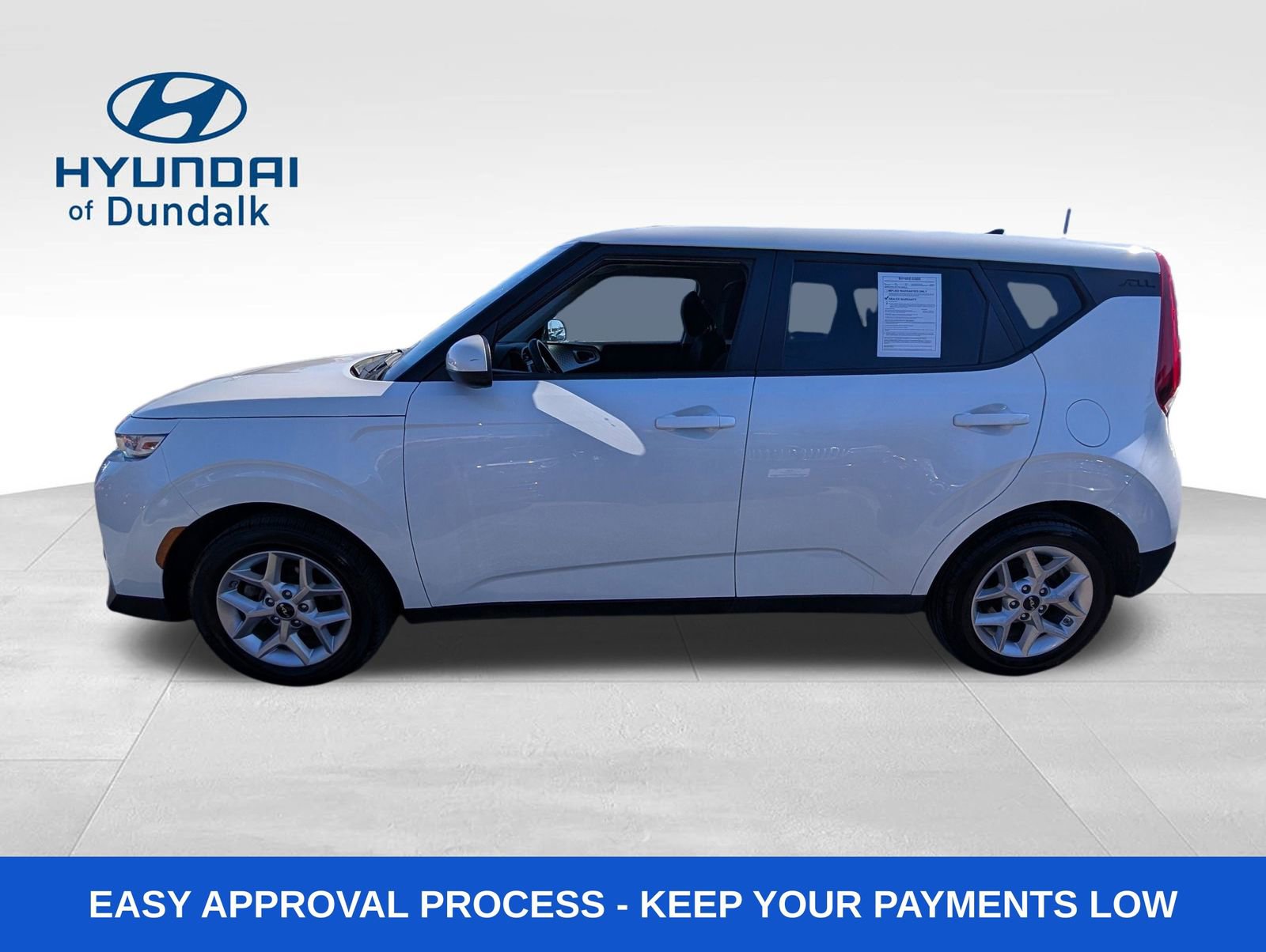 Used 2022 Kia Soul LX w/ Technology Package image 2
