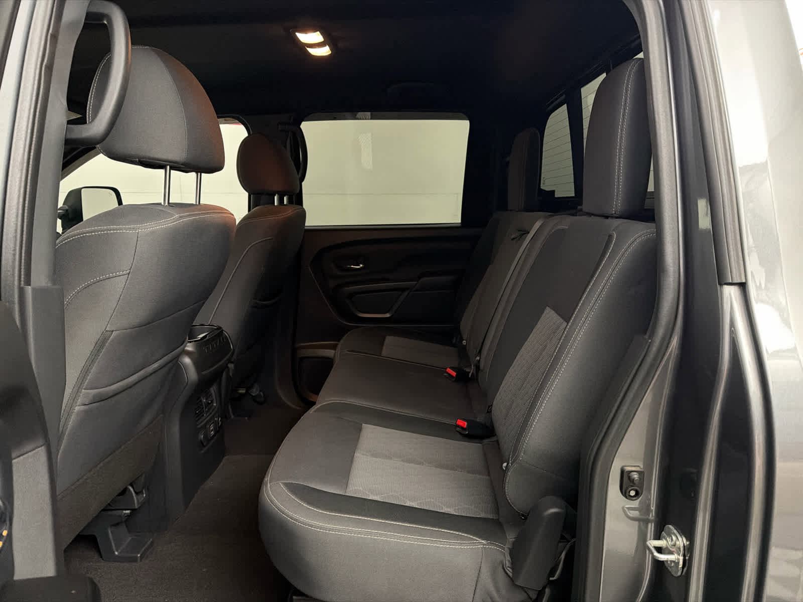 Used 2023 Nissan Titan SV w/ SV Convenience Package image 14