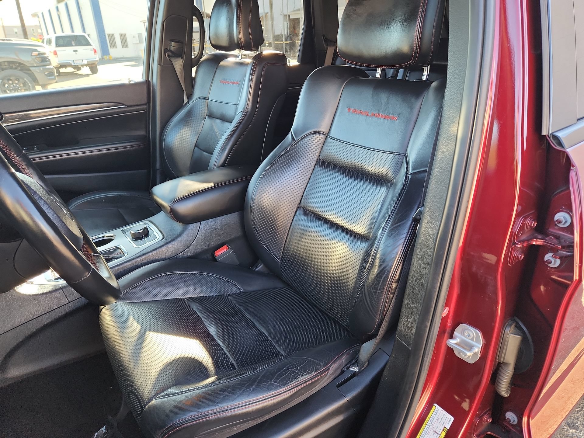 Certified 2019 Jeep Grand Cherokee Trailhawk w/ Trailhawk Luxury Group AWD/4WD image 13