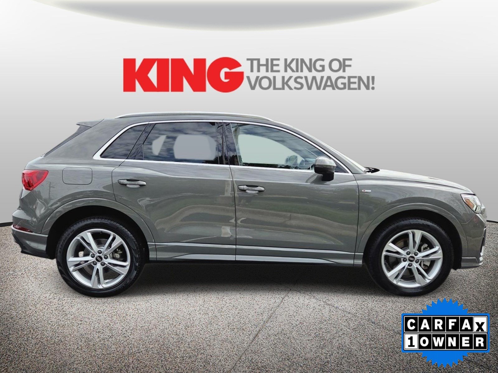 Used 2023 Audi Q3 2.0T Premium Plus w/ Premium Plus Package AWD/4WD image 2