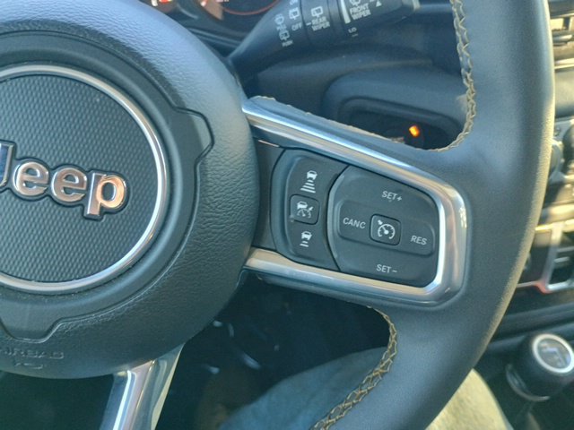 Used 2025 Jeep Wrangler Unlimited Sahara AWD/4WD image 29