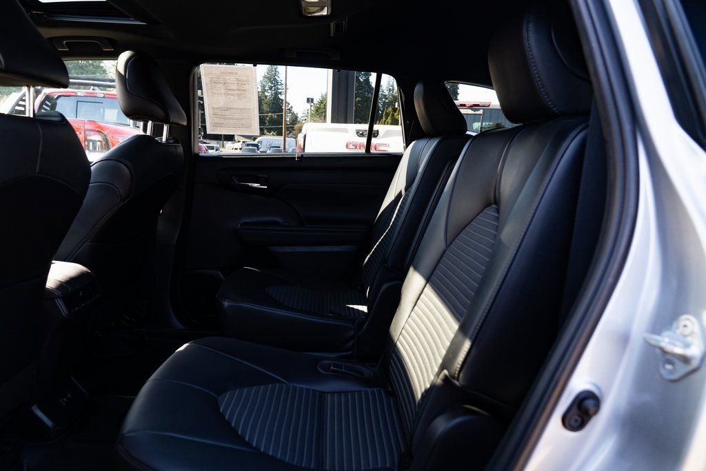 Used 2021 Toyota Highlander XSE image 19