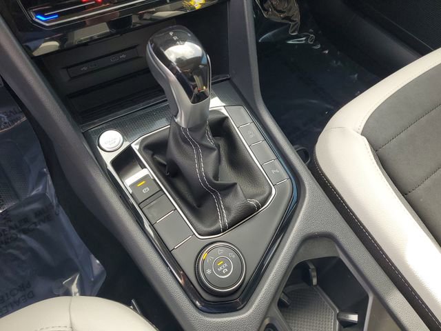 Used 2025 Volkswagen Taos SE w/ Panoramic Sunroof Package image 27