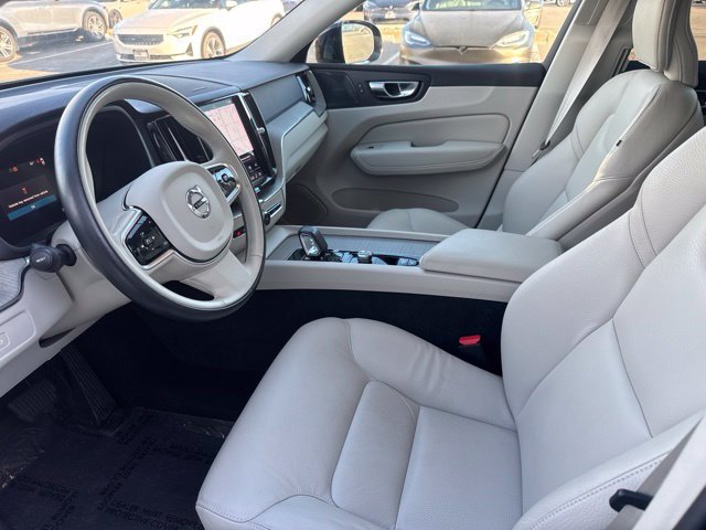Used 2023 Volvo XC60 B5 Plus w/ Protection Package Premier AWD/4WD image 9