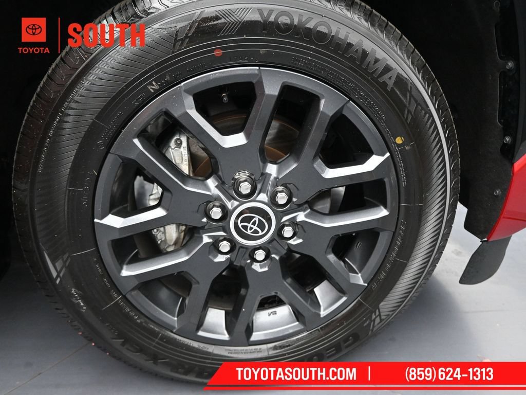 Used 2023 Toyota Sequoia Platinum AWD/4WD image 31