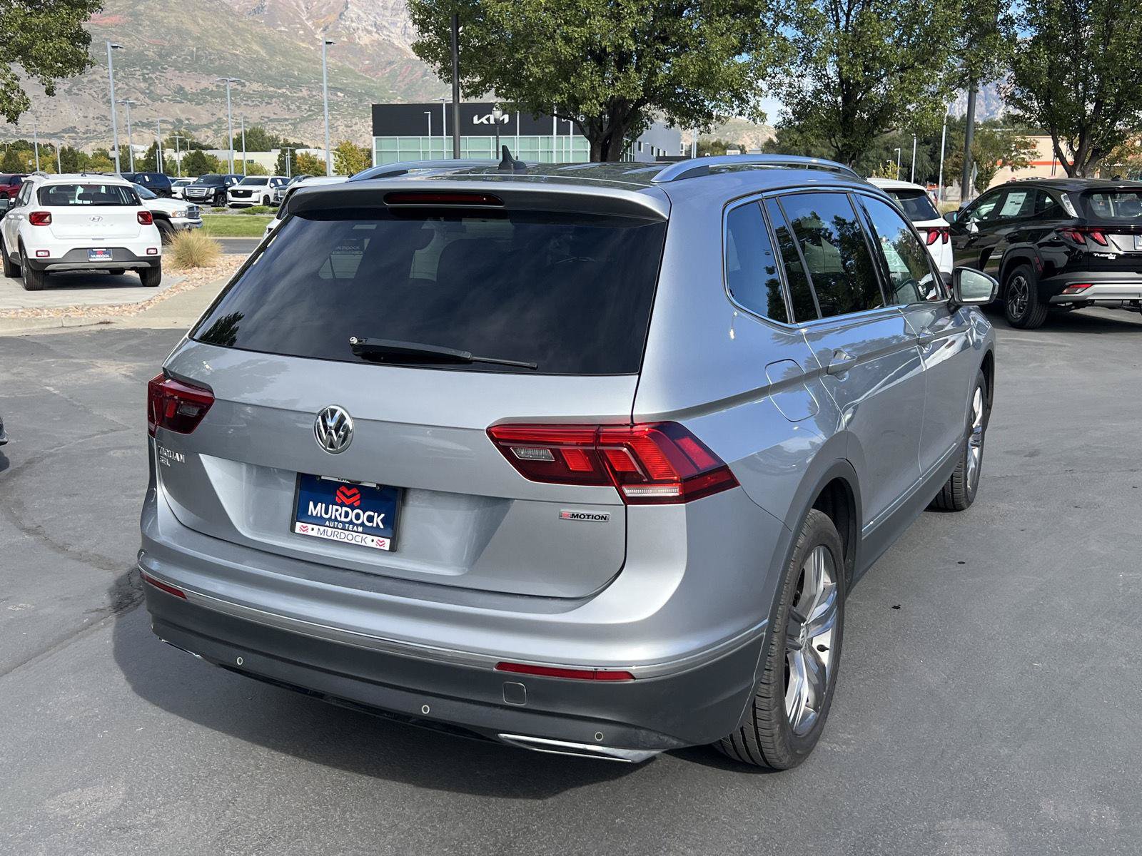 Used 2020 Volkswagen Tiguan SEL w/ 3rd Row Seat Package AWD/4WD image 17