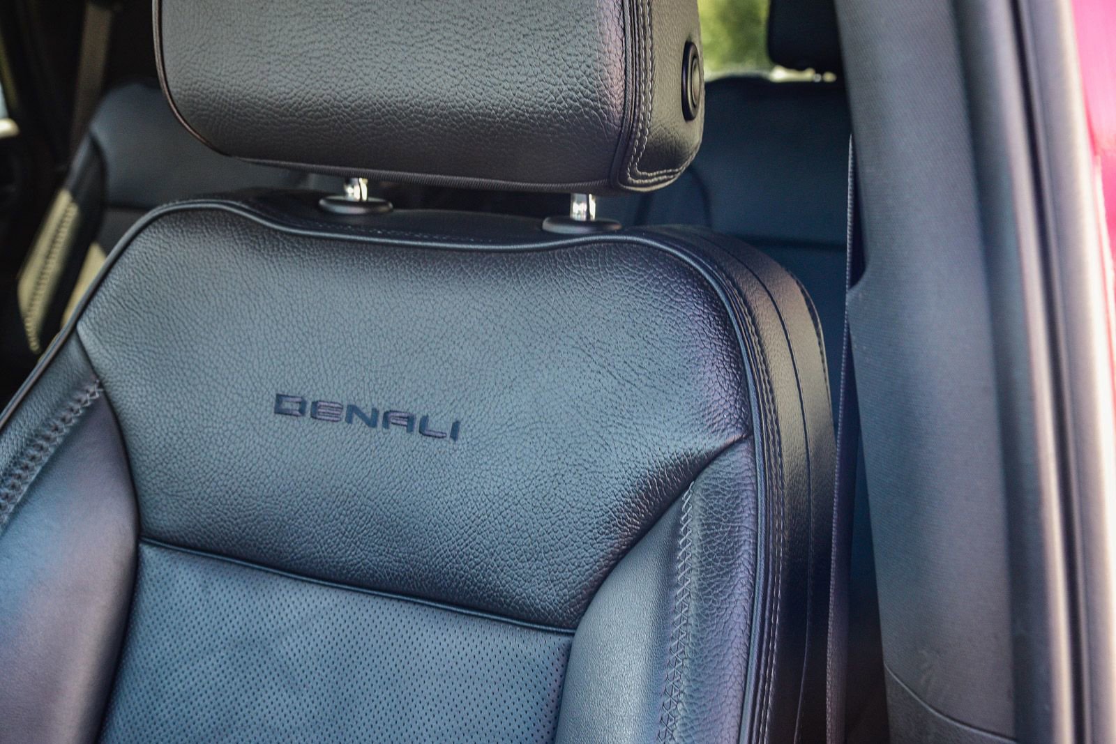 Used 2024 GMC Yukon Denali image 27