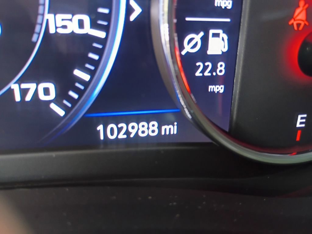 Used 2019 Chevrolet Malibu Premier w/ Sun and Wheel Package image 6