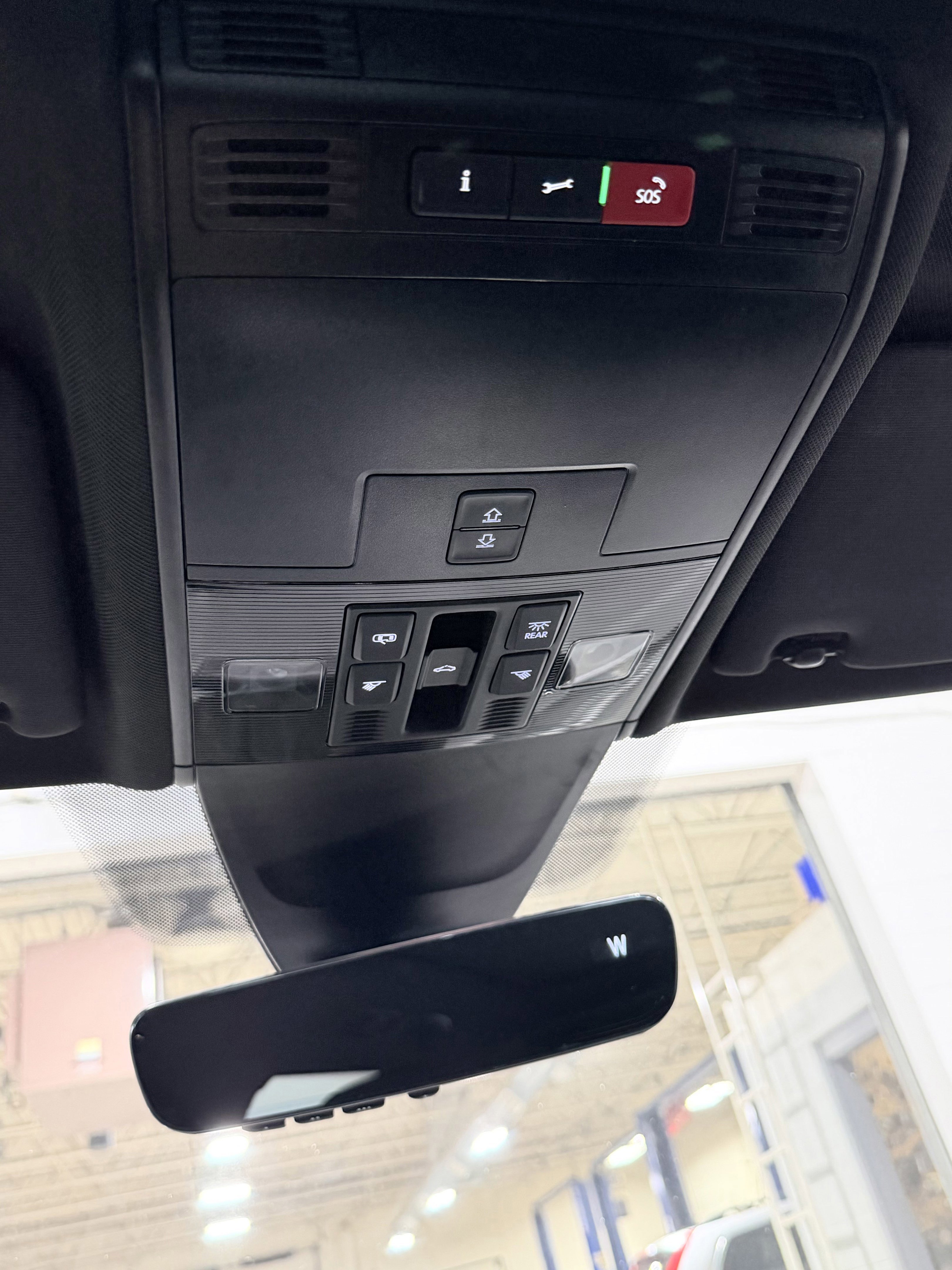 Used 2022 Volkswagen Tiguan SEL R-Line image 15