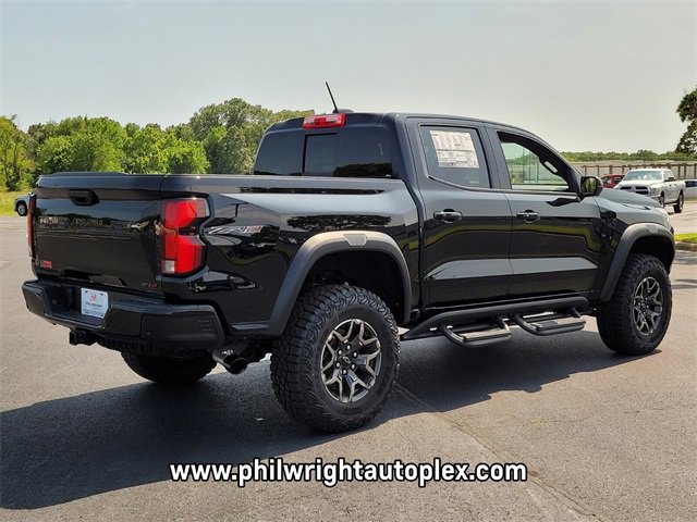 New 2025 Chevrolet Colorado ZR2 w/ Off-Road Front Bumper Package image 4