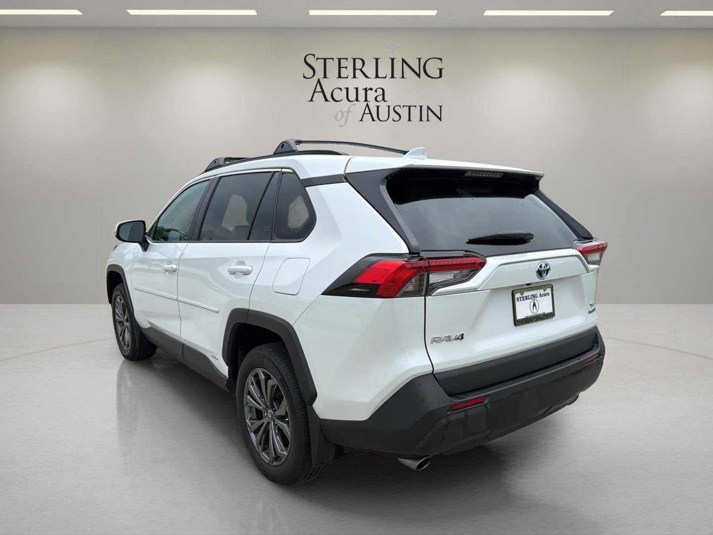 Used 2024 Toyota RAV4 XLE Premium AWD/4WD image 7