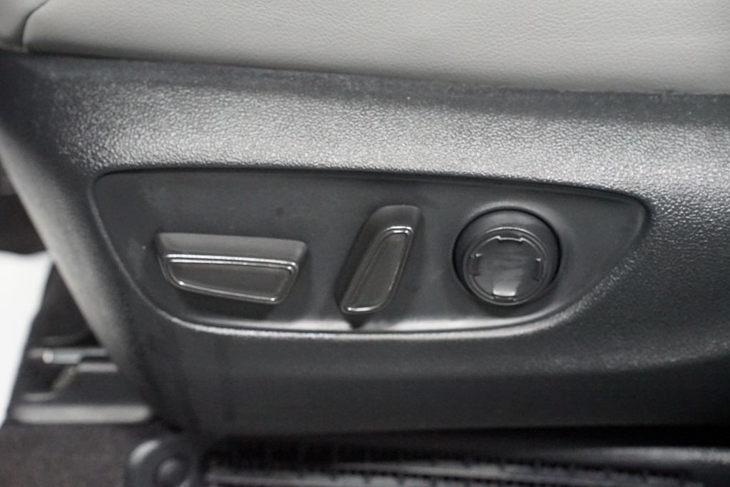 Certified 2025 Toyota Sienna XLE FWD image 34