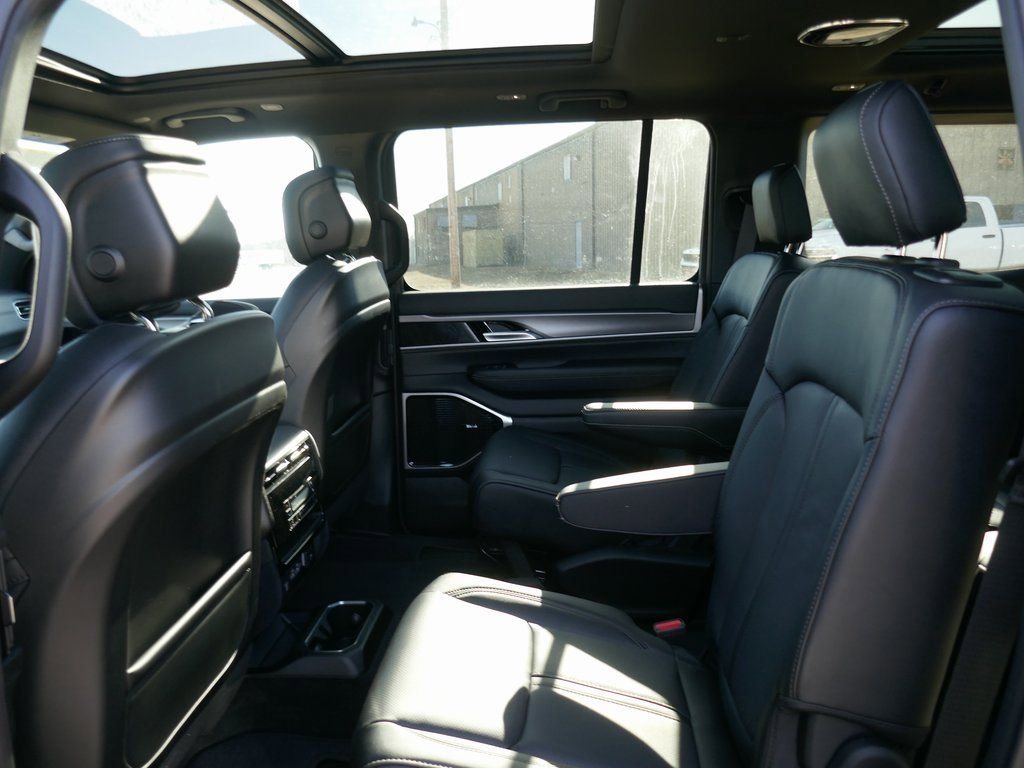 New 2026 Jeep Grand Wagoneer Limited w/ Premium Group II image 13