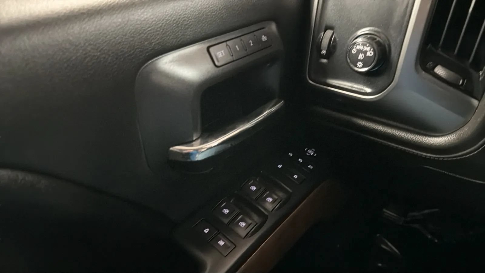 Used 2015 Chevrolet Silverado 1500 LTZ w/ Texas Edition, 1LZ Trim RWD image 16