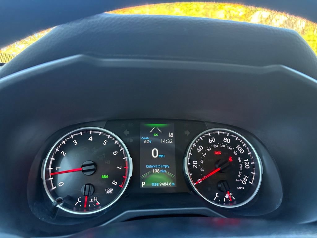 Used 2021 Toyota RAV4 XLE image 13