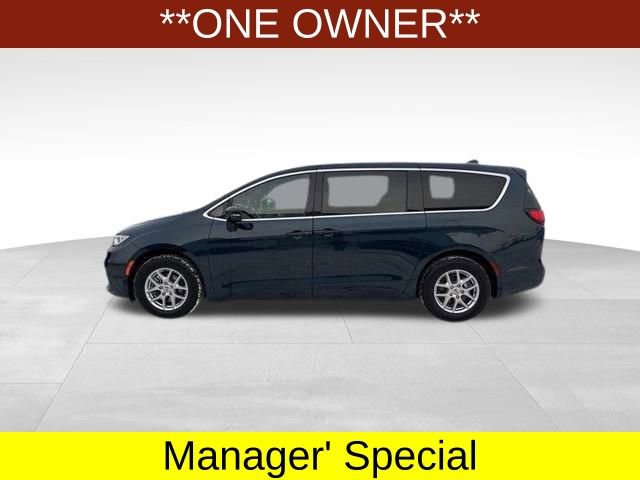 Used 2024 Chrysler Pacifica Touring image 4