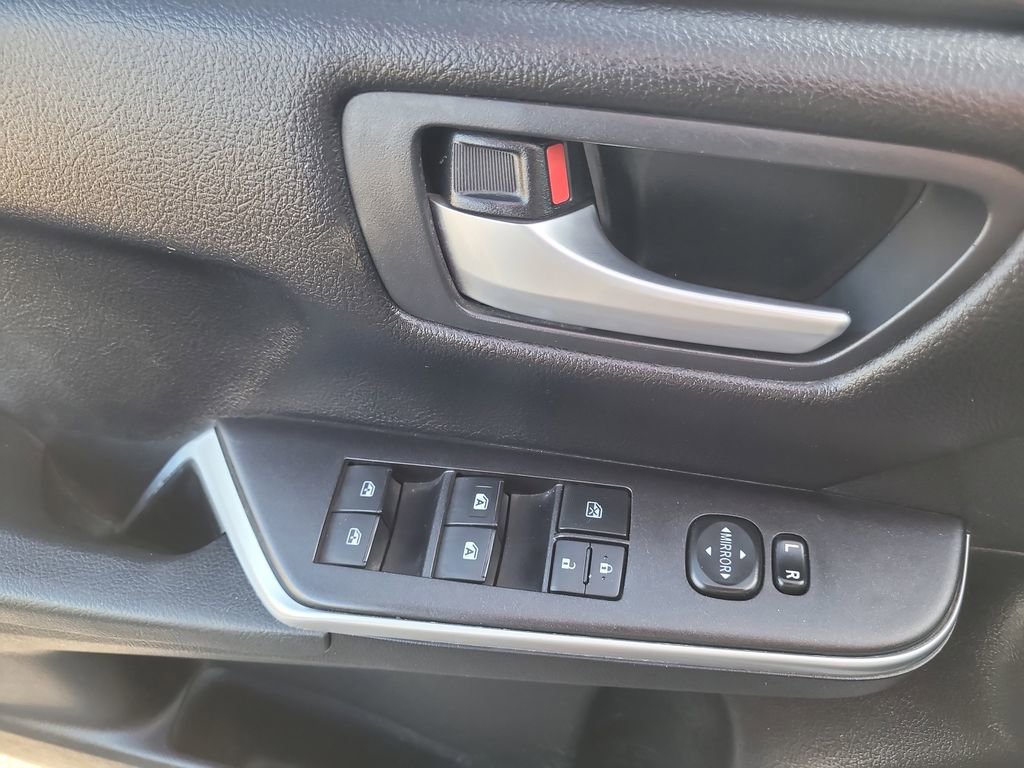 Used 2017 Toyota Camry SE FWD image 14