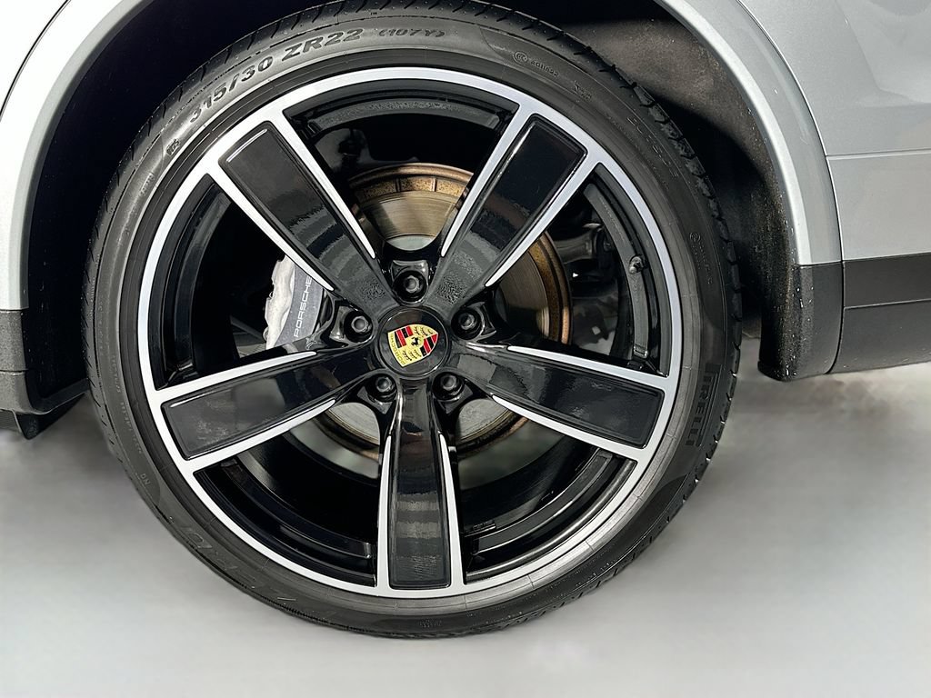 Used 2017 Porsche Cayenne Platinum Edition AWD/4WD image 33