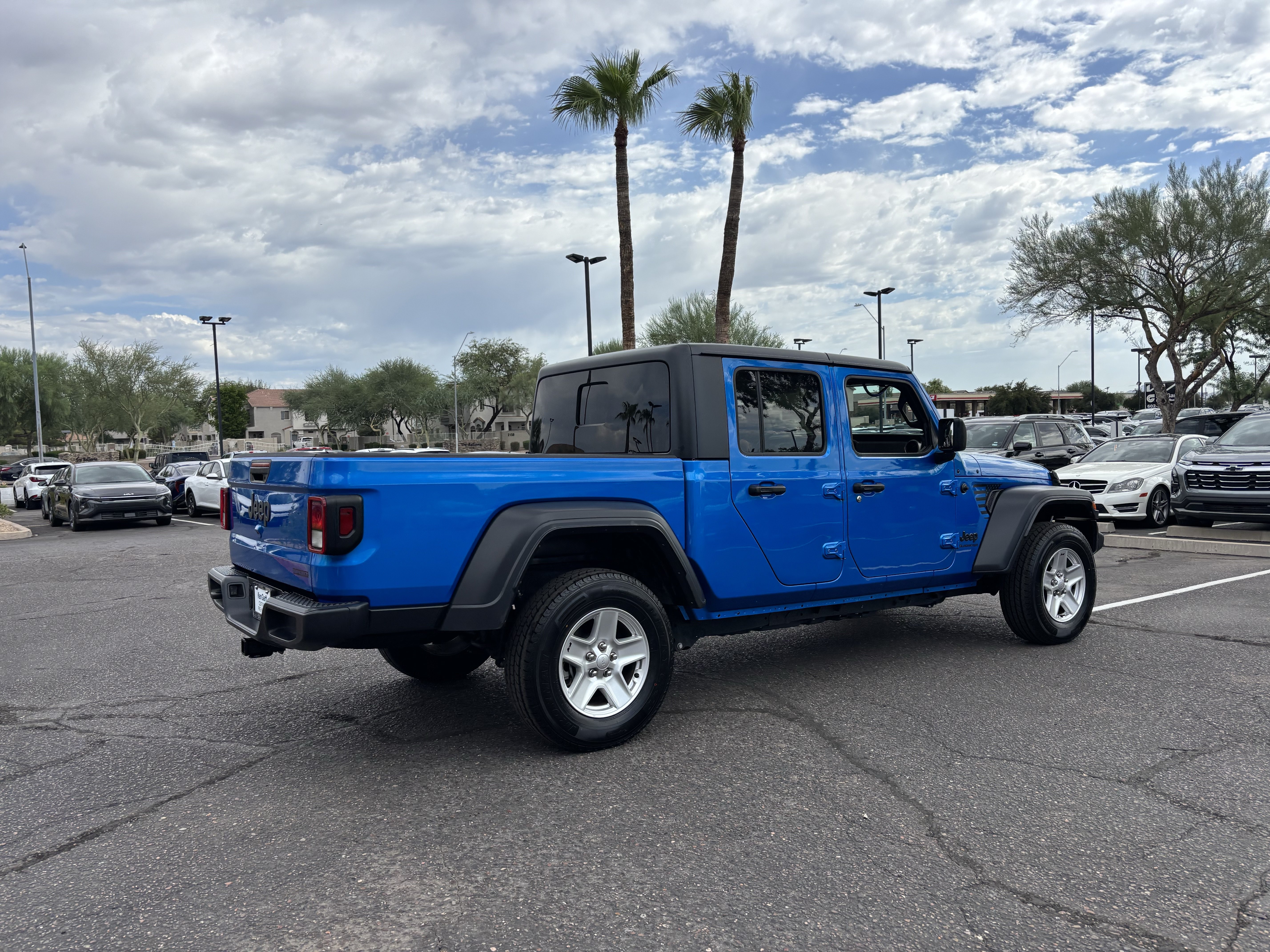 Used 2020 Jeep Gladiator Sport w/ Quick Order Package 24S AWD/4WD image 3