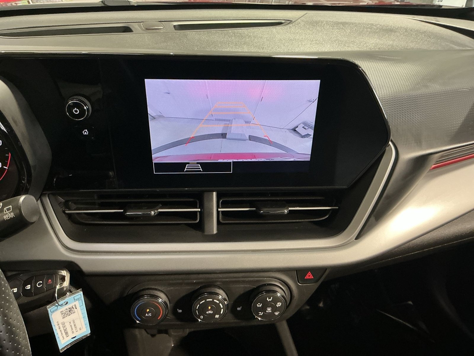 Used 2024 Chevrolet Trax RS FWD image 20