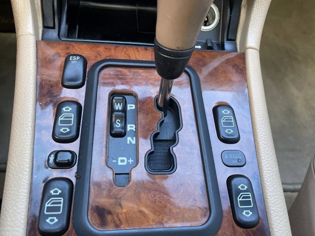 Used 2000 Mercedes-Benz E 320 Sedan image 29