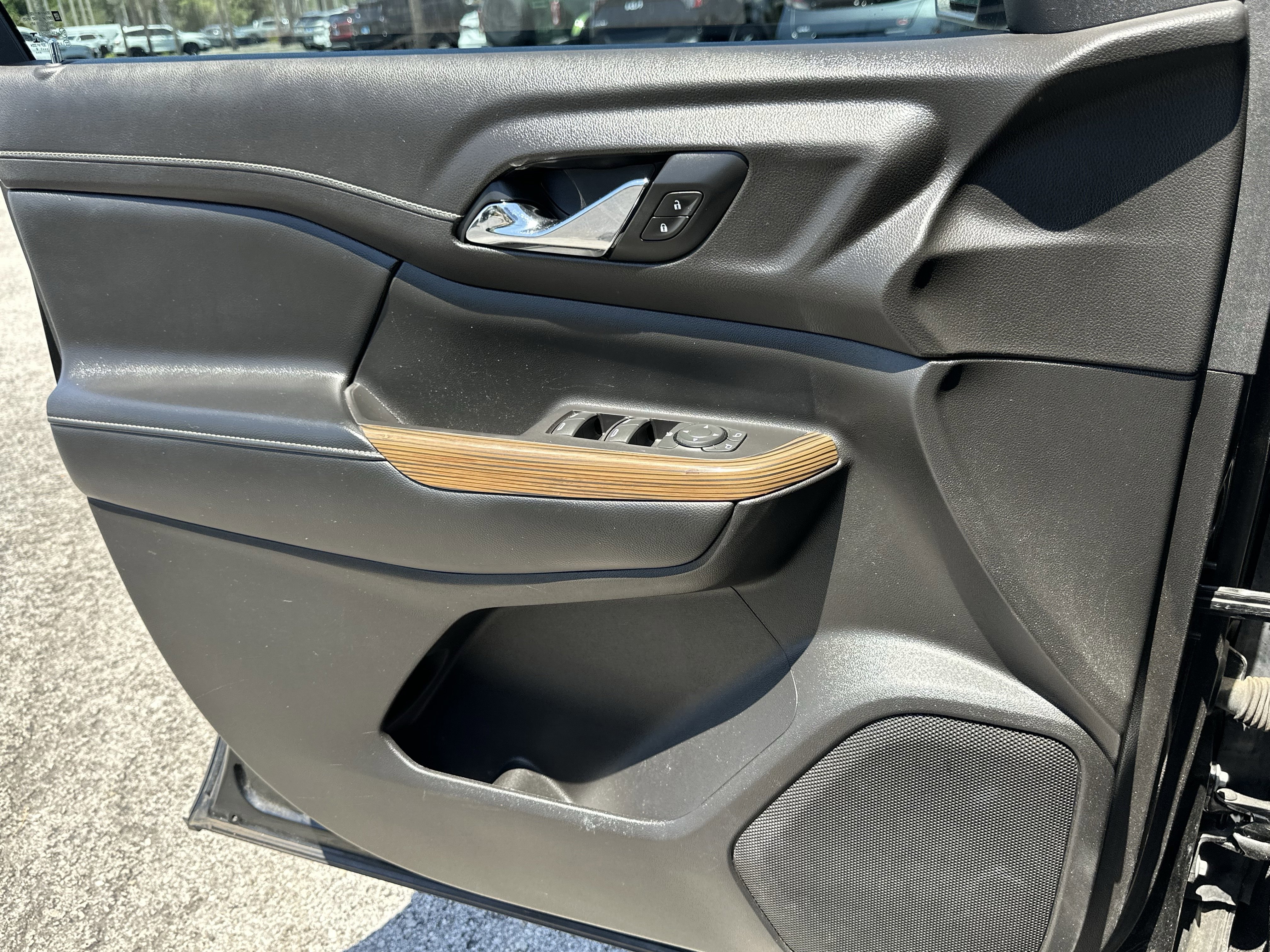 Used 2019 GMC Acadia SLE FWD image 23