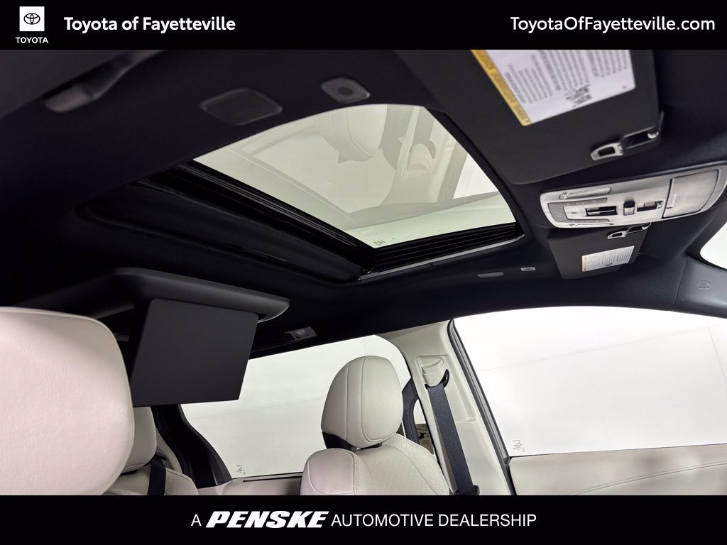New 2026 Toyota Sienna Platinum AWD/4WD image 3