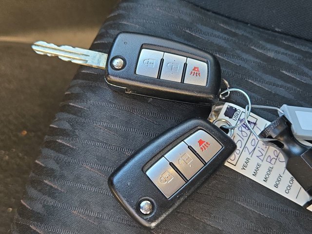 Used 2018 Nissan Rogue S image 32