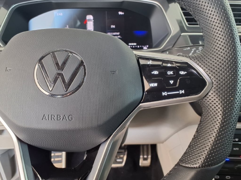Used 2024 Volkswagen Tiguan SE R-Line FWD image 24