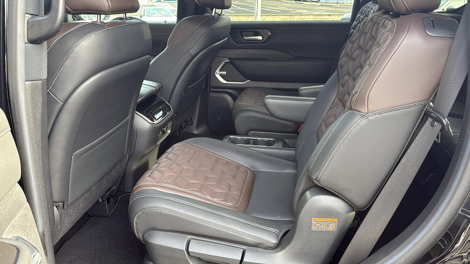 Certified 2025 Nissan Armada Platinum w/ Convenience Package image 21