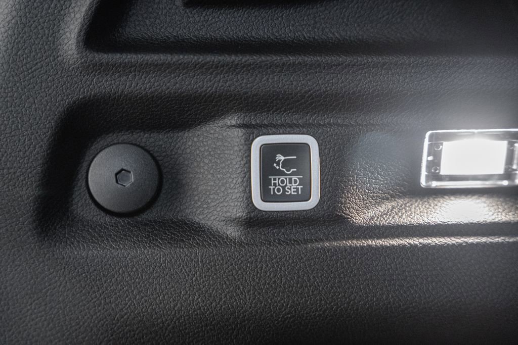 New 2025 Jeep Grand Cherokee L Limited w/ Luxury Tech Group II image 11