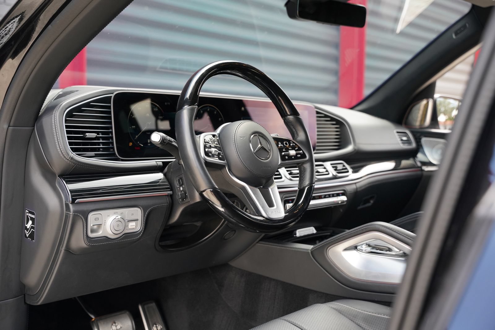 Used 2023 Mercedes-Benz Maybach GLS 600 4MATIC image 15