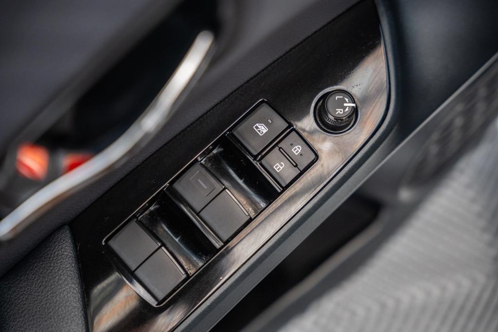 Certified 2021 Toyota Prius FWD image 42