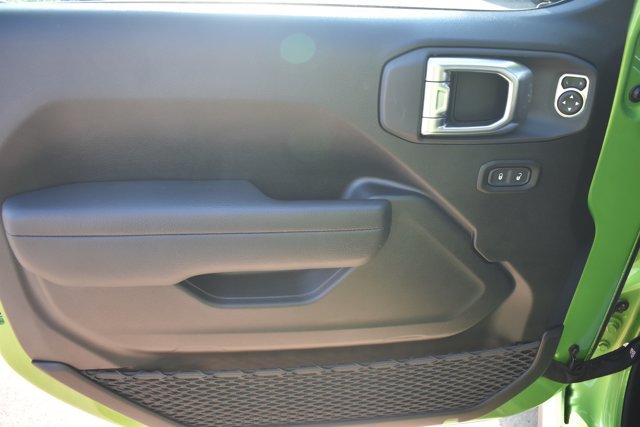 Used 2025 Jeep Wrangler Unlimited Sport AWD/4WD image 13