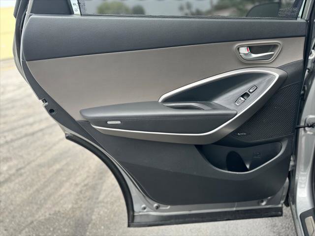 Used 2014 Hyundai Santa Fe Limited w/ Ultimate Package 07 FWD image 16