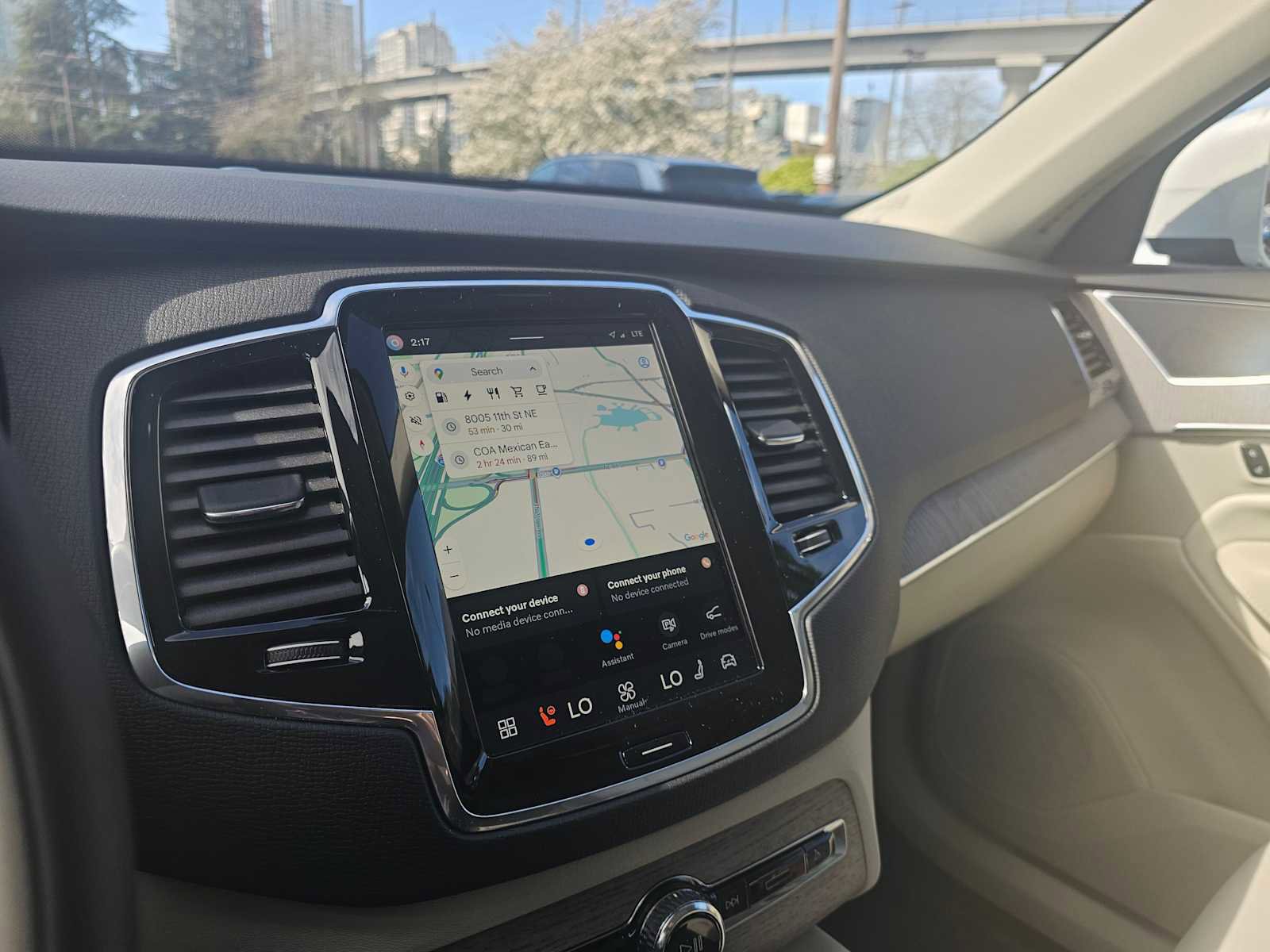 Used 2025 Volvo XC90 T8 Plus w/ Protection Package Premier image 28