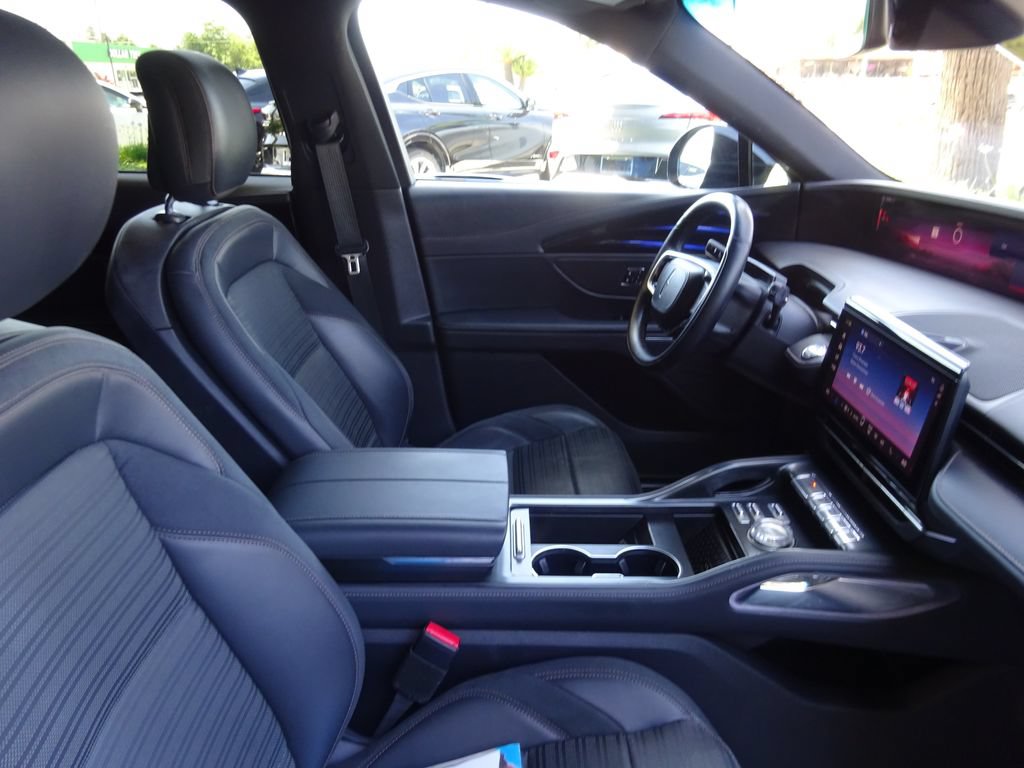 Used 2024 Lincoln Nautilus Reserve w/ Jet Appearance Package (87T) AWD/4WD image 15