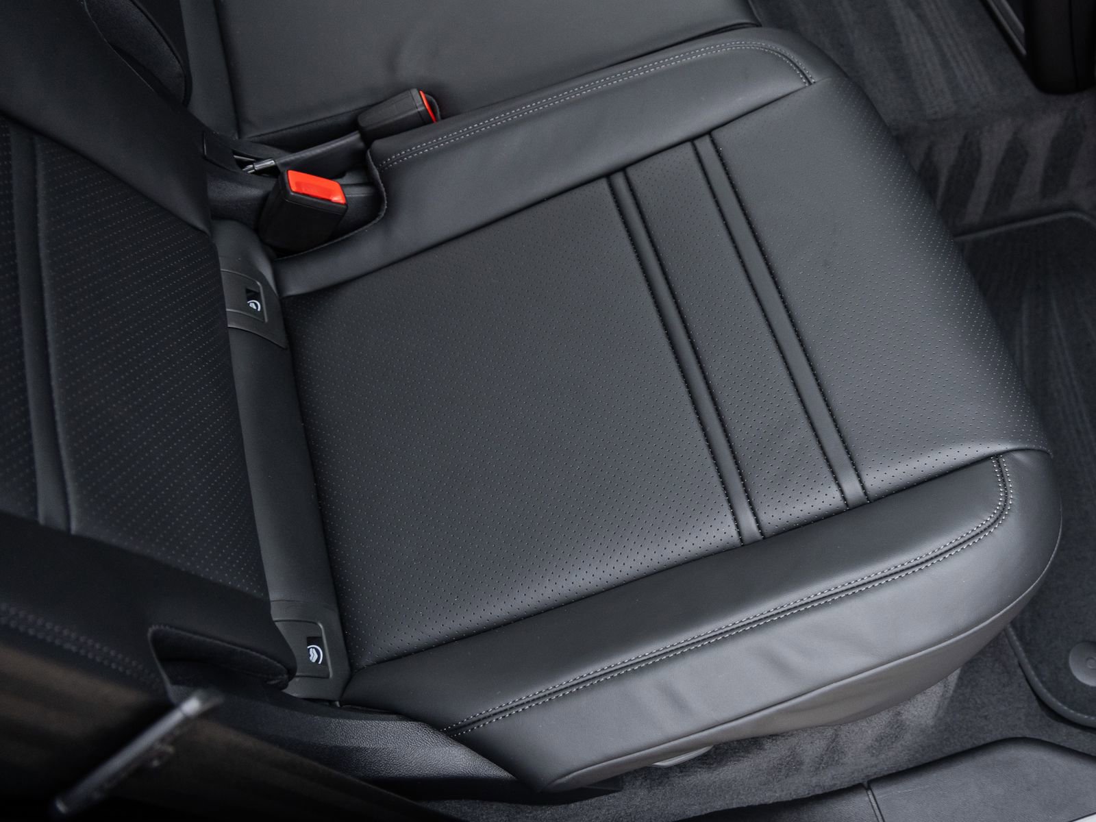 New 2026 Porsche Cayenne Coupe image 41