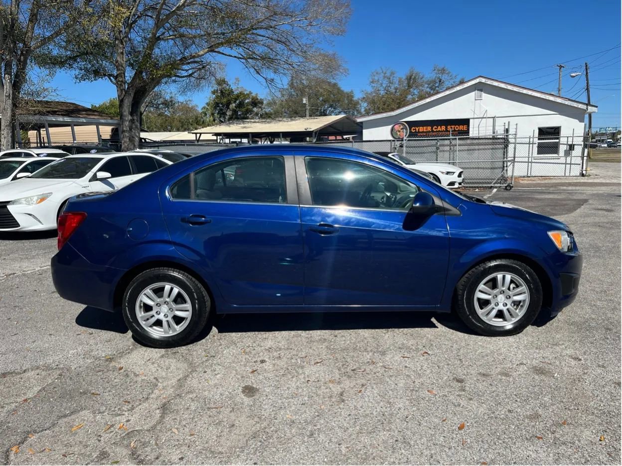 Used 2012 Chevrolet Sonic LT image 4