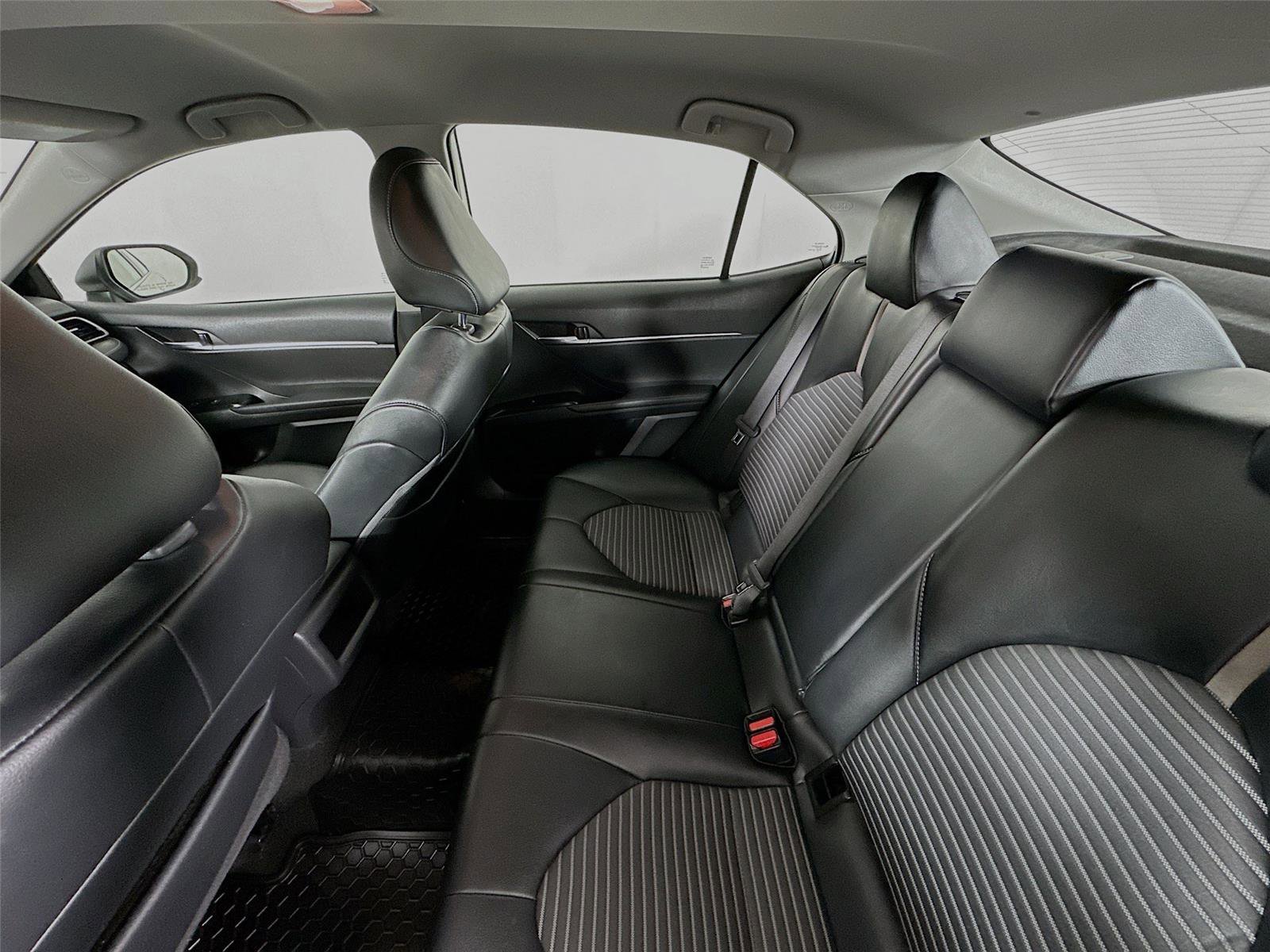 Certified 2020 Toyota Camry SE FWD image 11