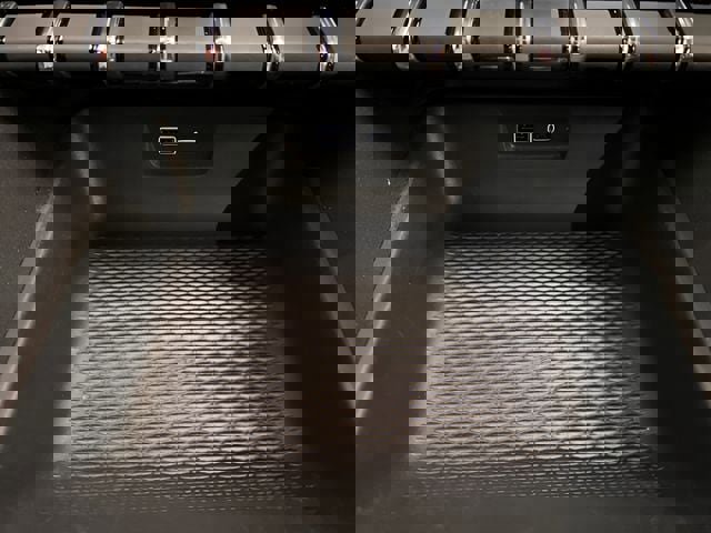 Used 2025 GMC Terrain Elevation w/ Elevation Premium Package image 32